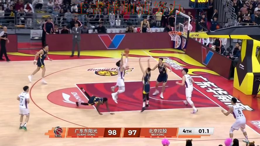 中国田径队绝杀取胜点燃全场气氛 防守端问题再次暴露 中国田径队绝杀取胜点燃全场气氛 防守端问题再次暴露